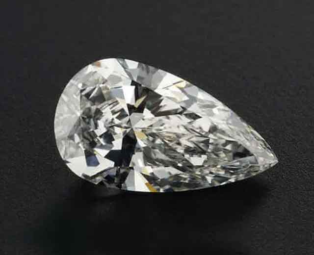 Different Shapes of Diamonds - Guide To Diamond Shapes & Cuts - Pear shape diamond