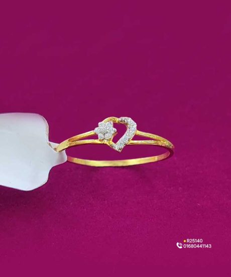 Sparkling Heart Diamond Ring